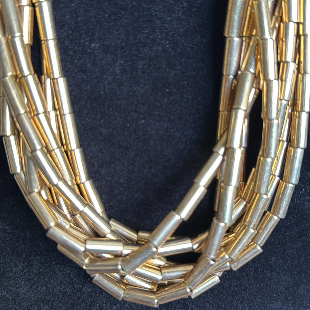  Michael Kors gold tone ( possibly brass)and snake embossed necklace - Picture 2 of 10